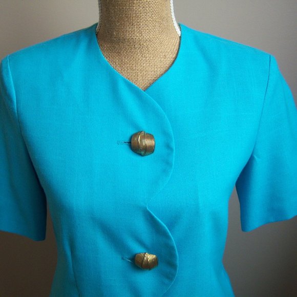 Vintage Prive Petites Vintage Blue Skirt Suit. - Picture 3 of 8